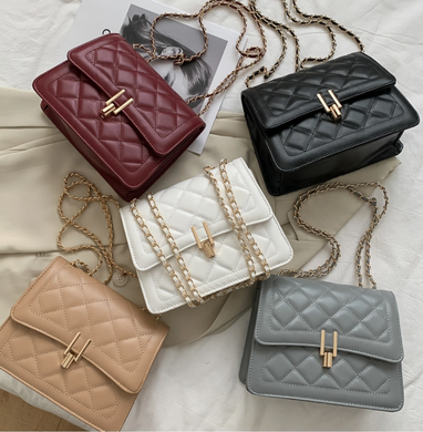 Quilted Chain Crossbody Bag
